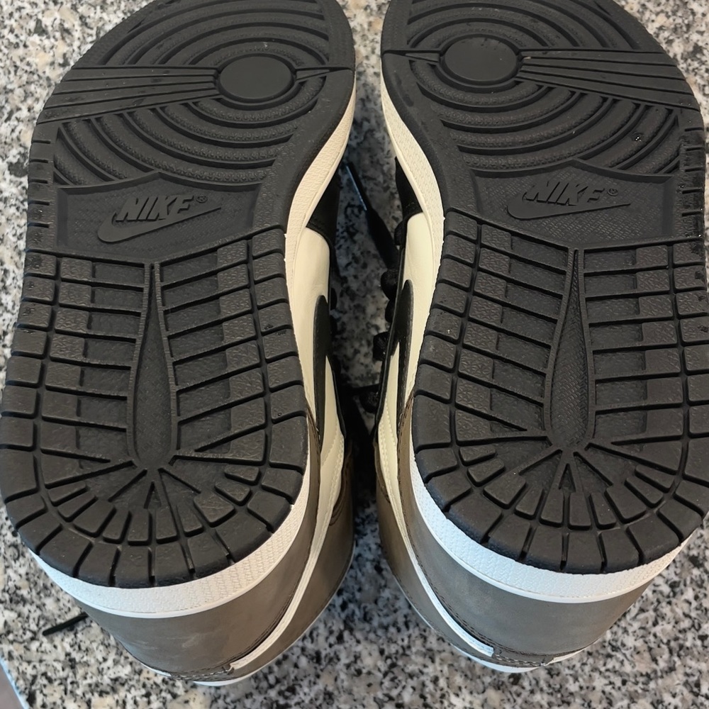 Jordan 1 Dark Mocha UA Size 7 Mens